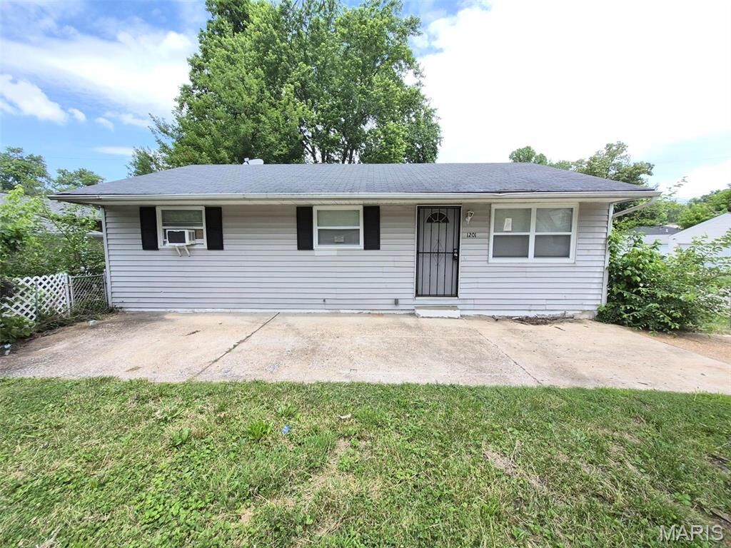 Property Photo:  1201 June Avenue  MO 63138 