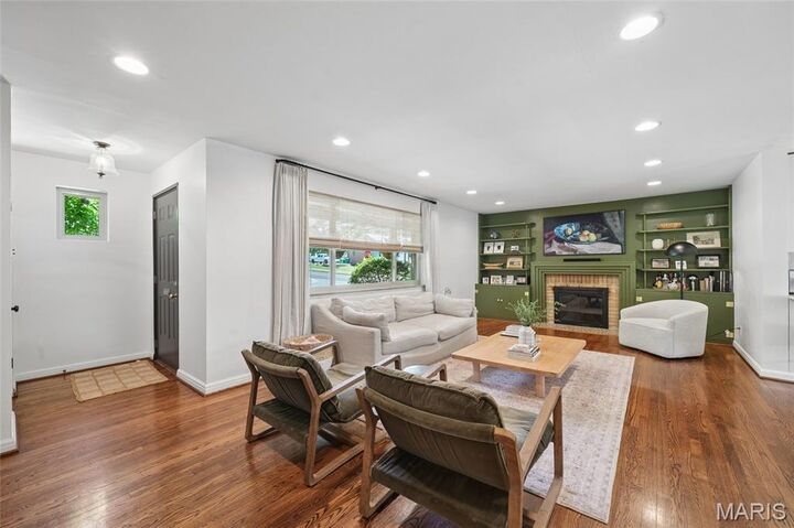 Property Photo: 446 Hampshire Court MO 63119