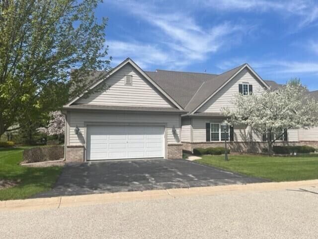 Property Photo:  1797 Cedar Ridge Dr  WI 53086 