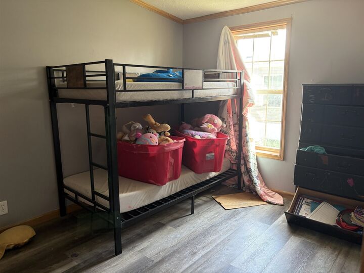Property Photo:  618 Frontier Lane  ND 58784 