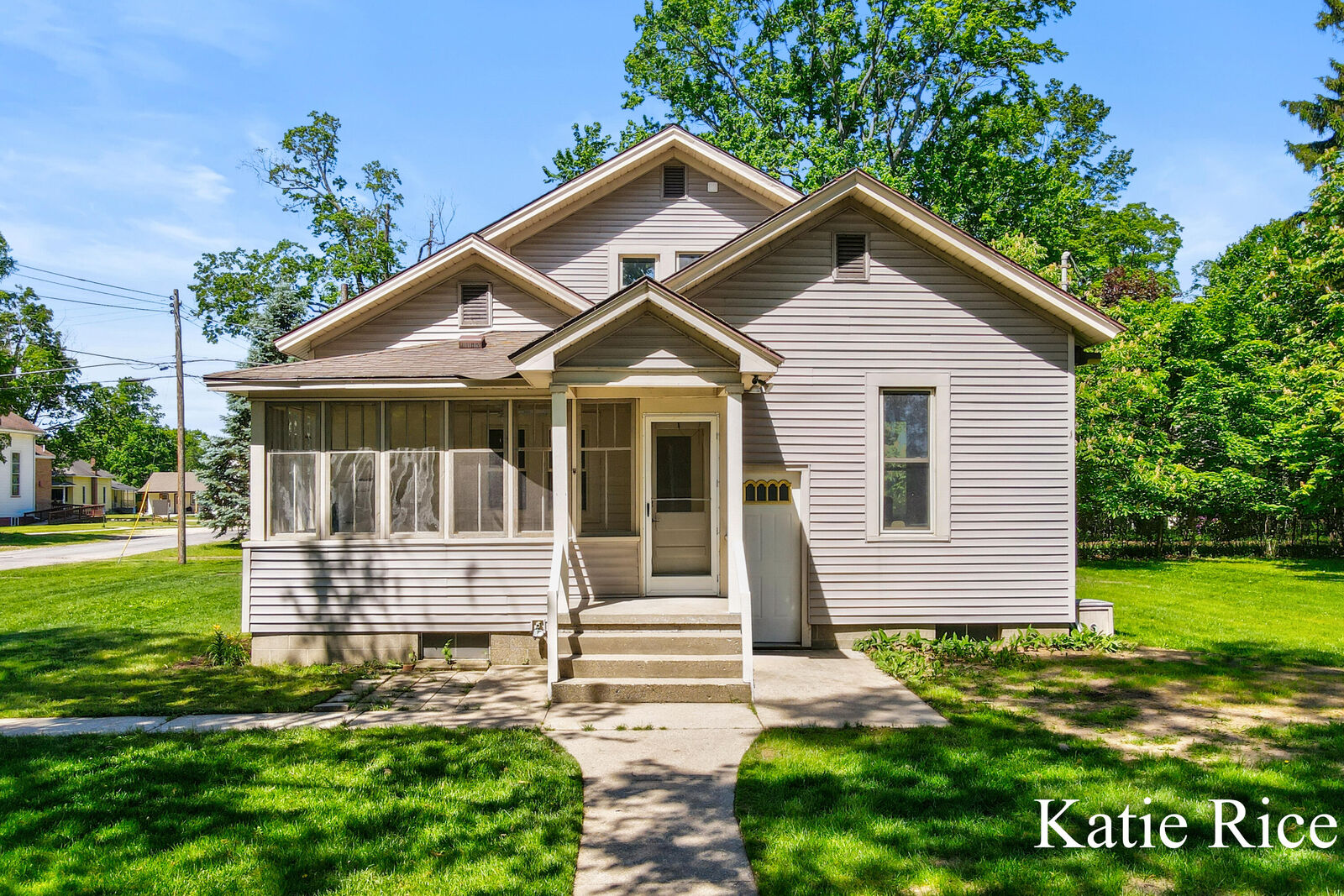 Property Photo: 220 E Elliott Street MI 49461
