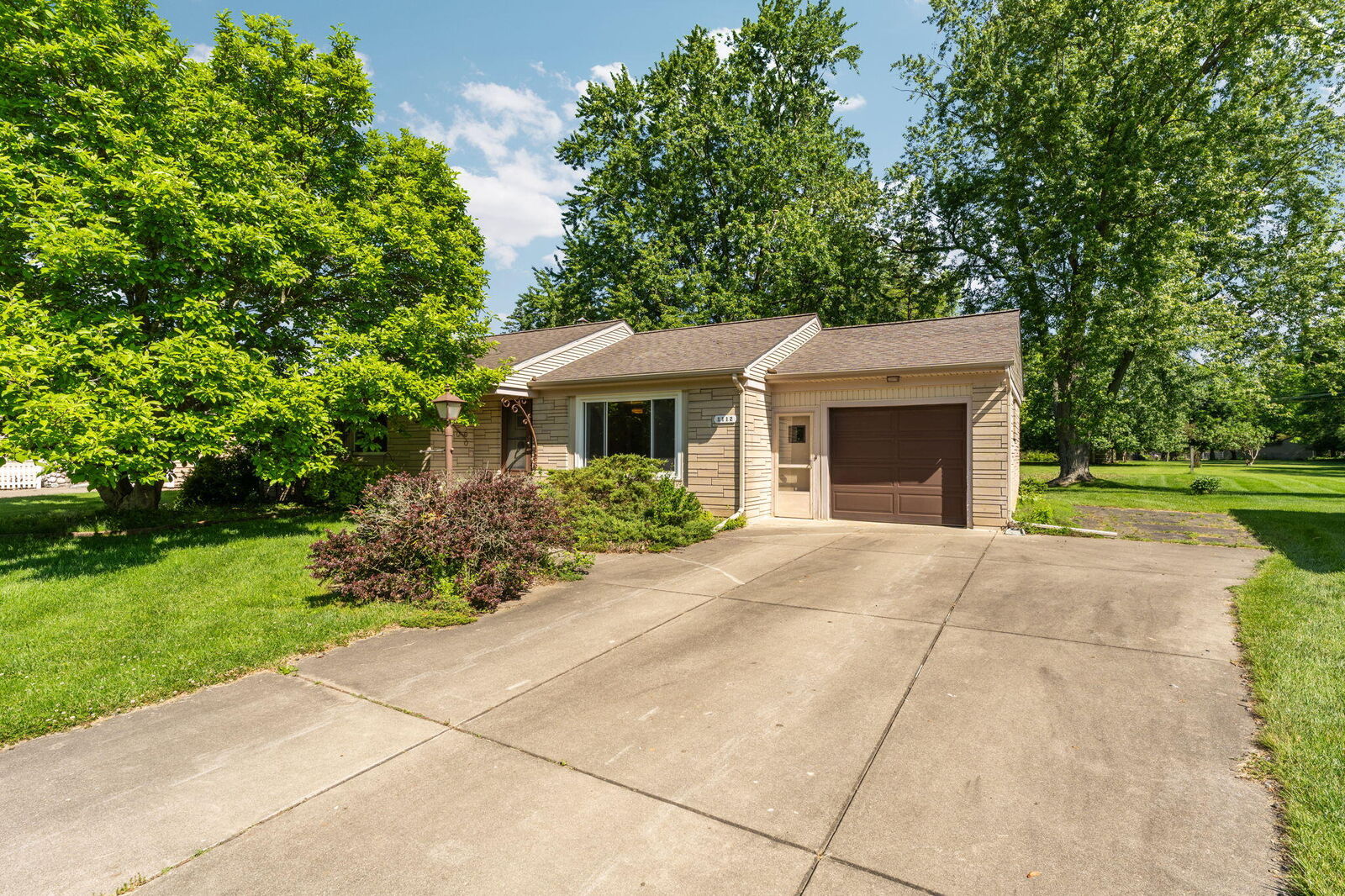 Property Photo: 1112 Westwood Boulevard MI 49203