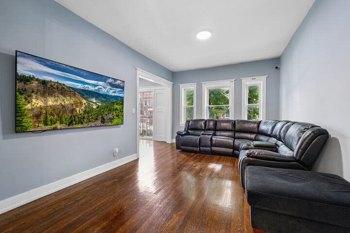 Property Photo:  7005 S Eberhart Avenue  IL 60637 