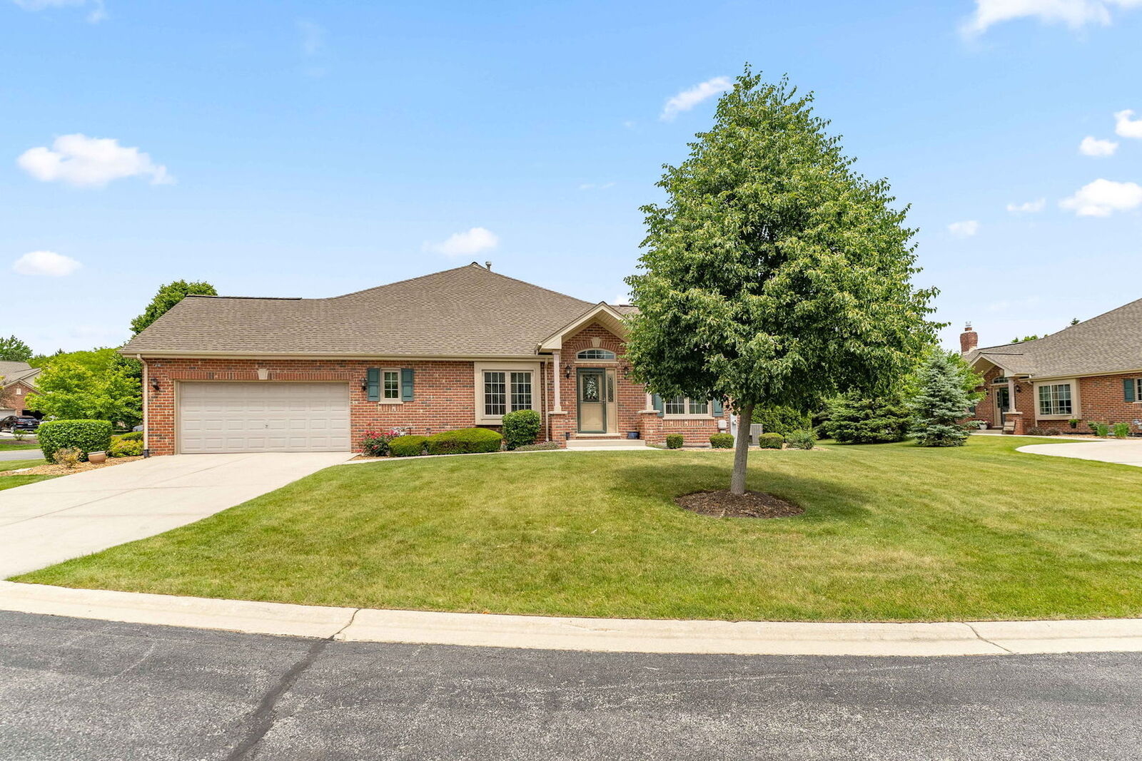 Property Photo: 7468 E Plank Trail Court IL 60423