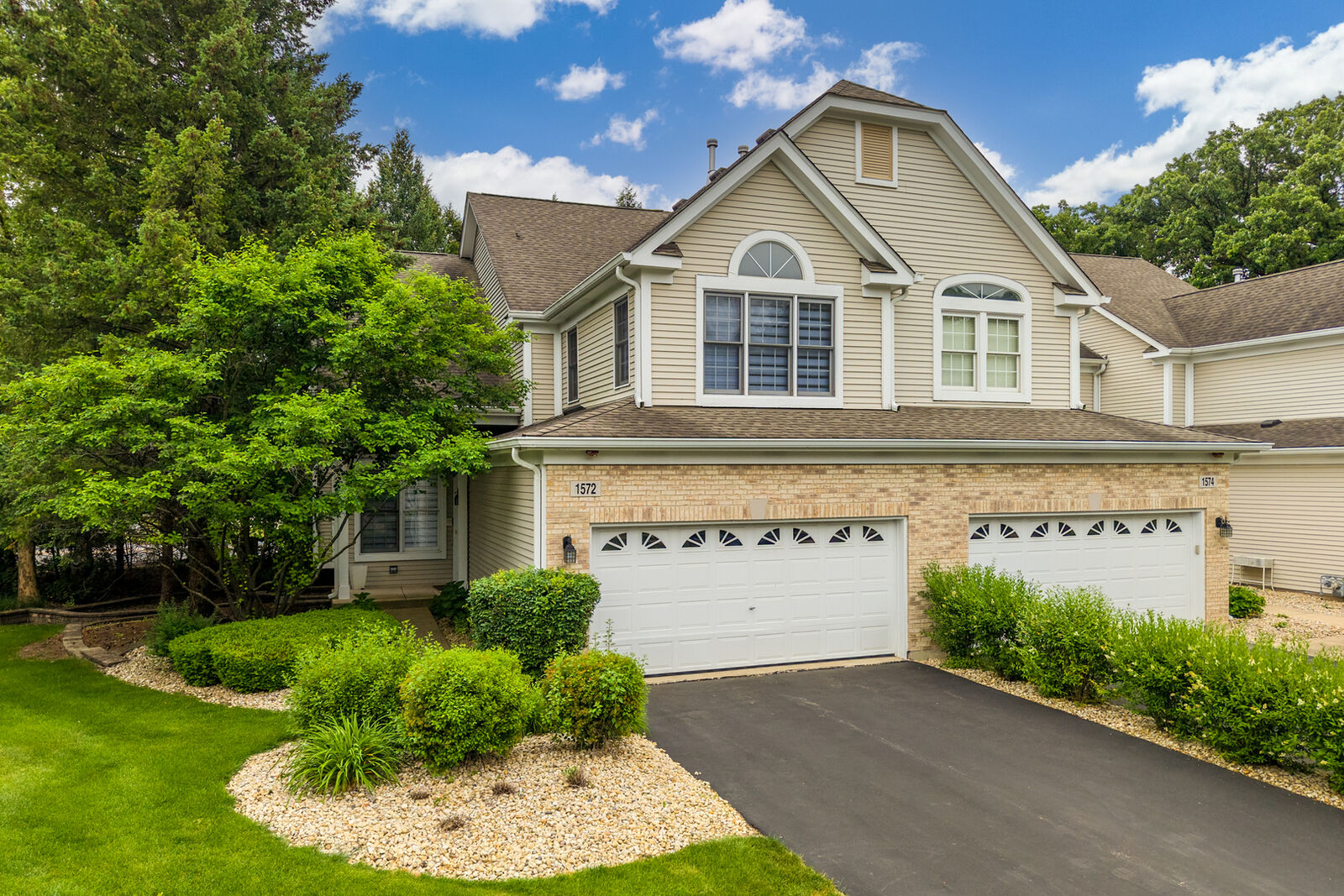 Property Photo:  1572 Treeline Court  IL 60565 