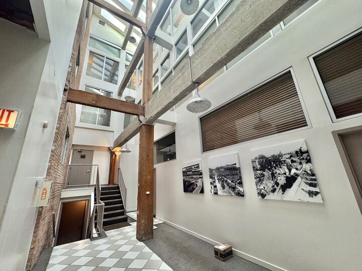 Property Photo:  