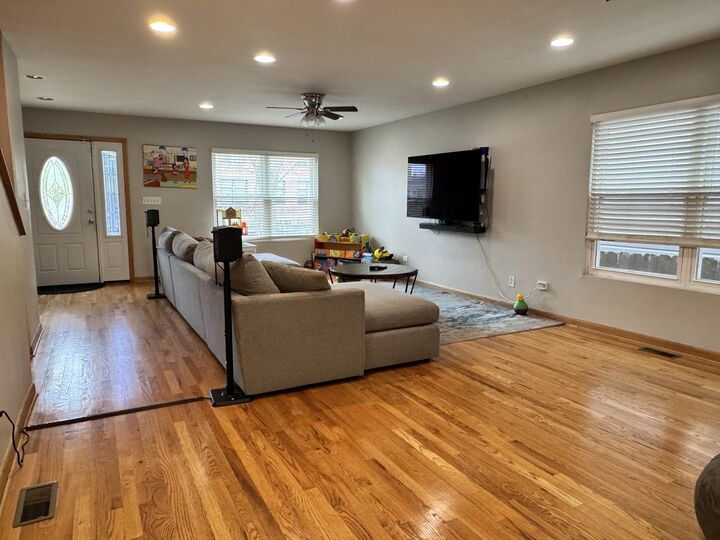 Property Photo:  1031 N Keeler Avenue  IL 60651 