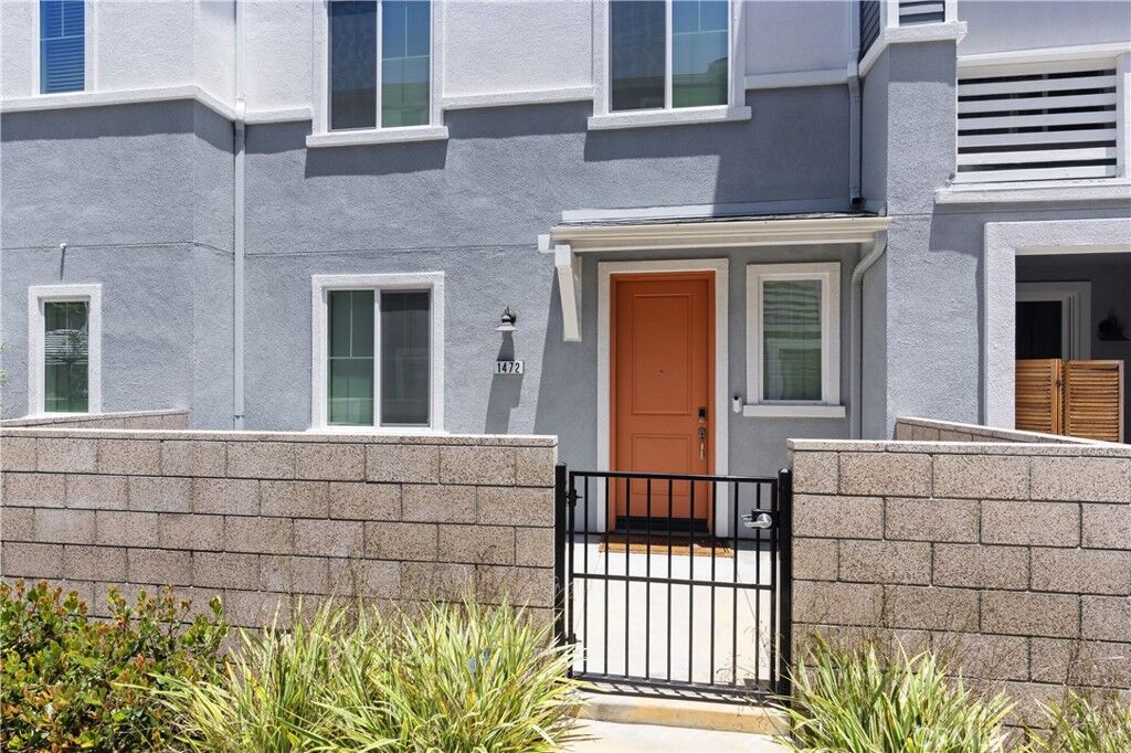 Property Photo:  1472 W Sunrise Lane  CA 90732 