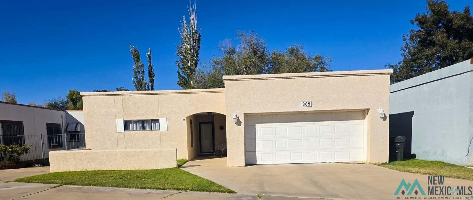 Property Photo: 809 Colonial Court NM 88220