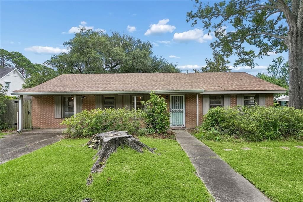 Property Photo: 9933 Paula Drive LA 70123