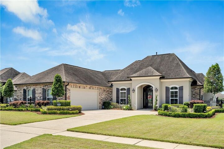 Property Photo:  210 Lac Calcasieu Drive  LA 70070 