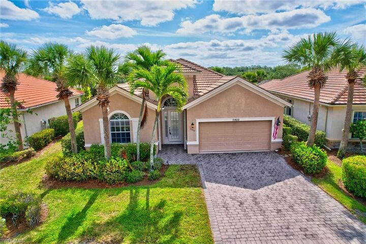 Property Photo:  7903 Founders Cir  FL 34104 
