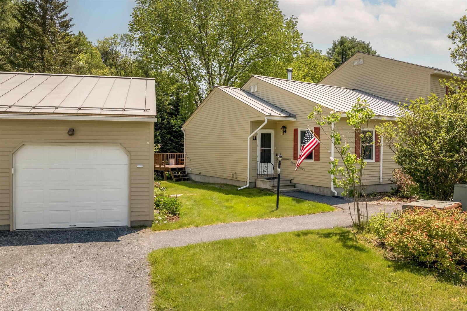 Property Photo:  60 Fieldstone Way  VT 05001 