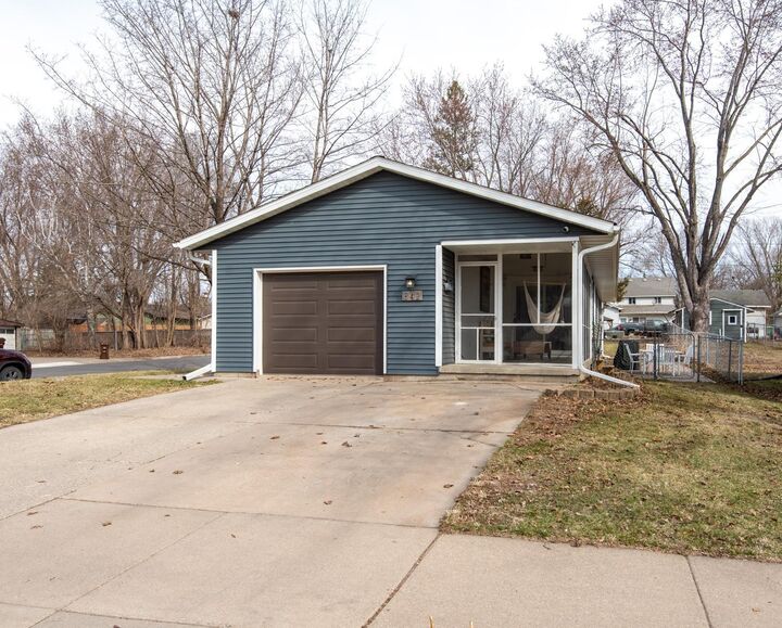 Property Photo:  842 4th Street W  MN 55033 