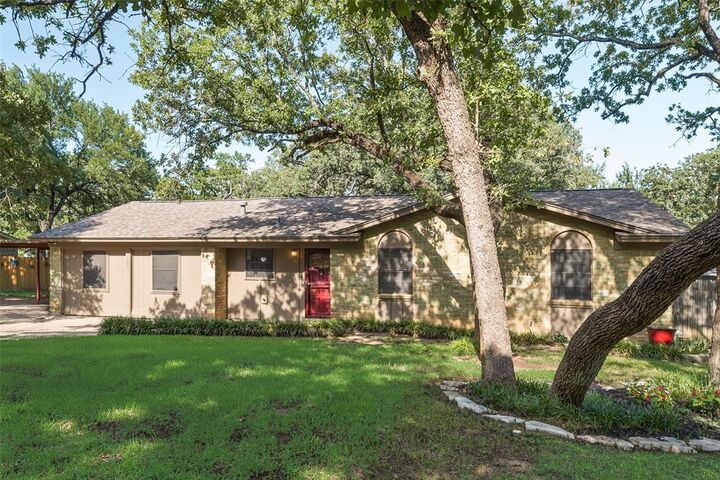 Property Photo:  7100 Lowery Lane  TX 76182 