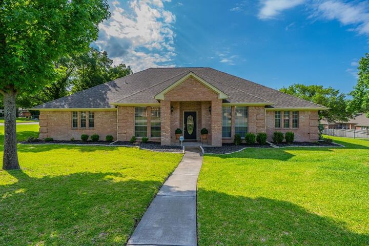 Property Photo: 3534 Cliff View Loop TX 76087