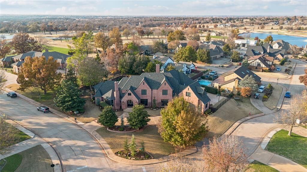 Property Photo: 1401 Oak Tree Drive OK 73025