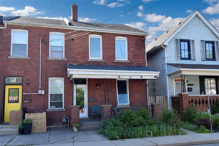 377 Macnab Street N — photo 1