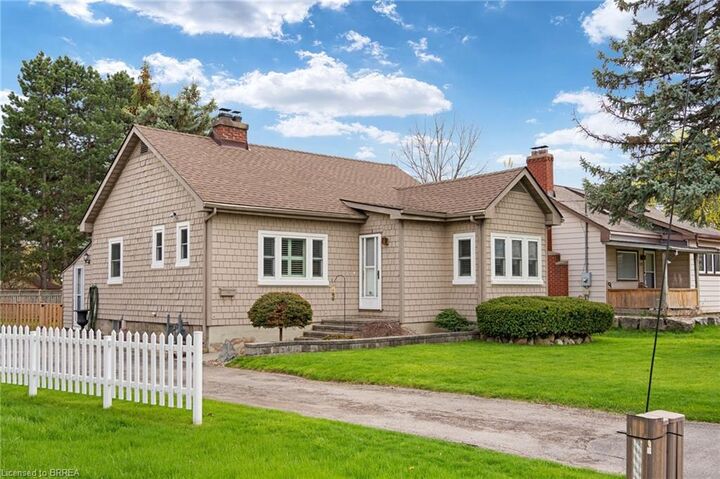 Property Photo: 111 Tollgate Road ON N3R 4Z8