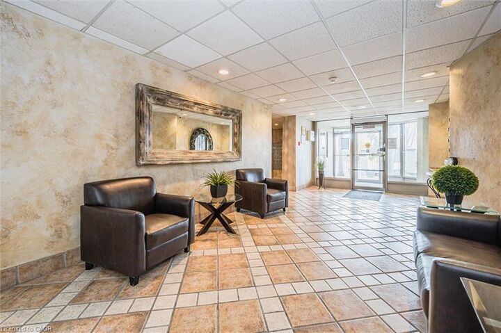 Property Photo: 55 Green Valley Drive 1803 ON N2P 1Z6