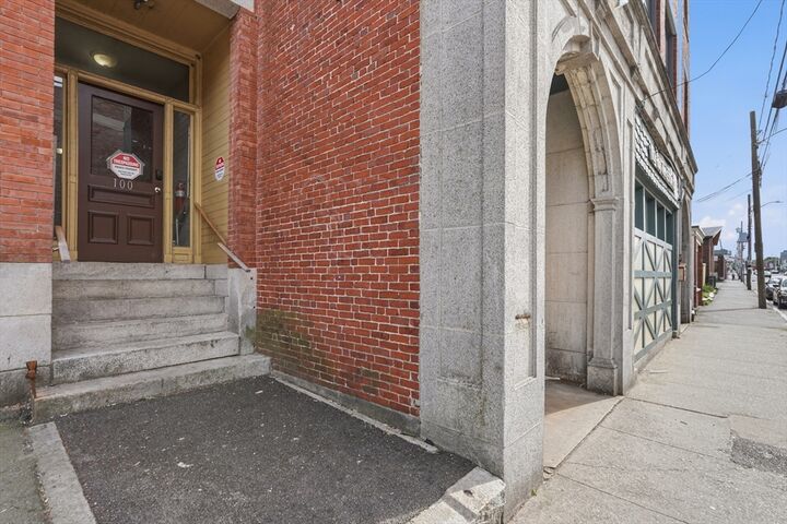Property Photo:  100 Appleton St  MA 01852 