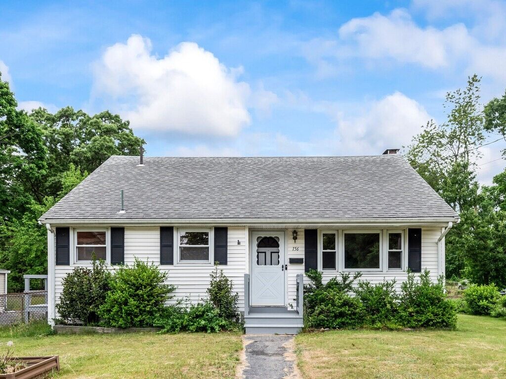 Property Photo:  156 Hovendon Ave  MA 02302 