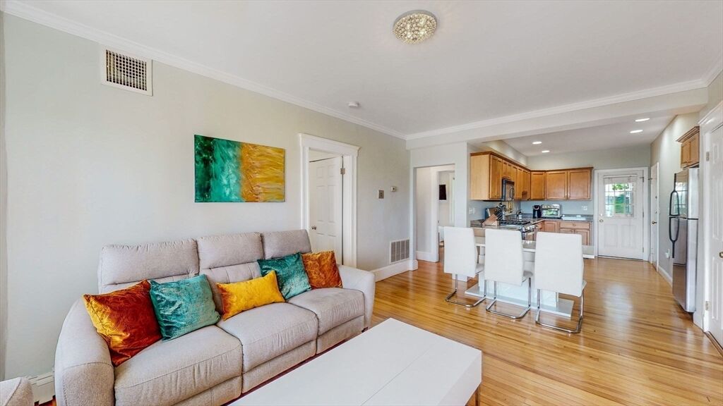 Property Photo:  33 Main St 2  MA 02145 
