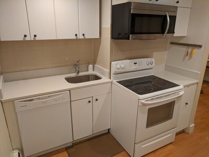 Property Photo:  75 Park St B  MA 02446 
