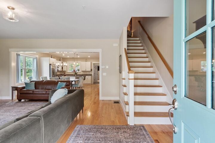 Property Photo:  5 Powell St B  MA 01434 