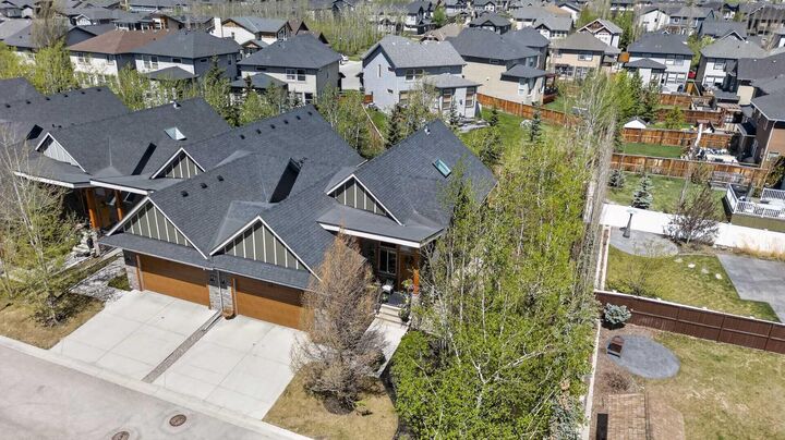 Property Photo: 43 Cortina Villas SW AB T3H 0W8