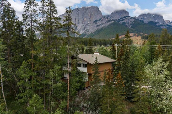 1061 Evergreen Circle 1 — photo 1