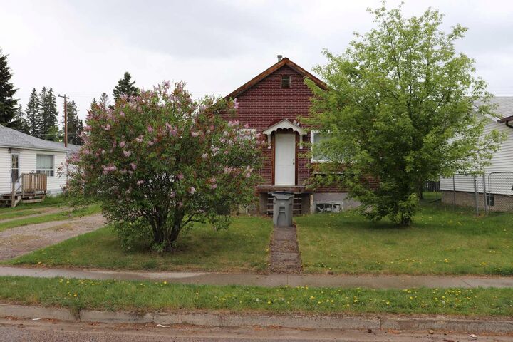 Property Photo: 4618 6 Avenue AB T7E 1C8