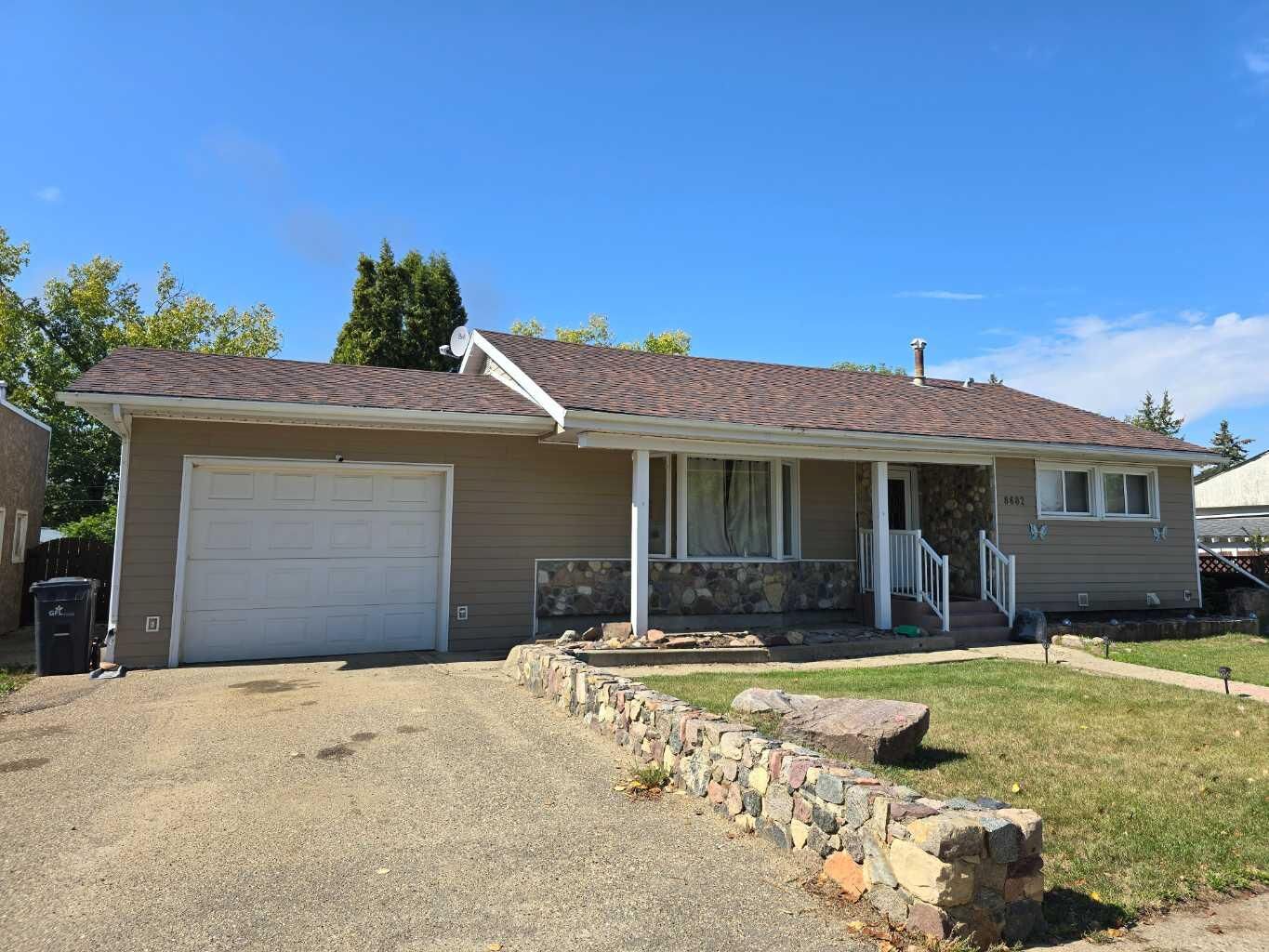 Property Photo: 8602 95 Street AB T8S 1G5