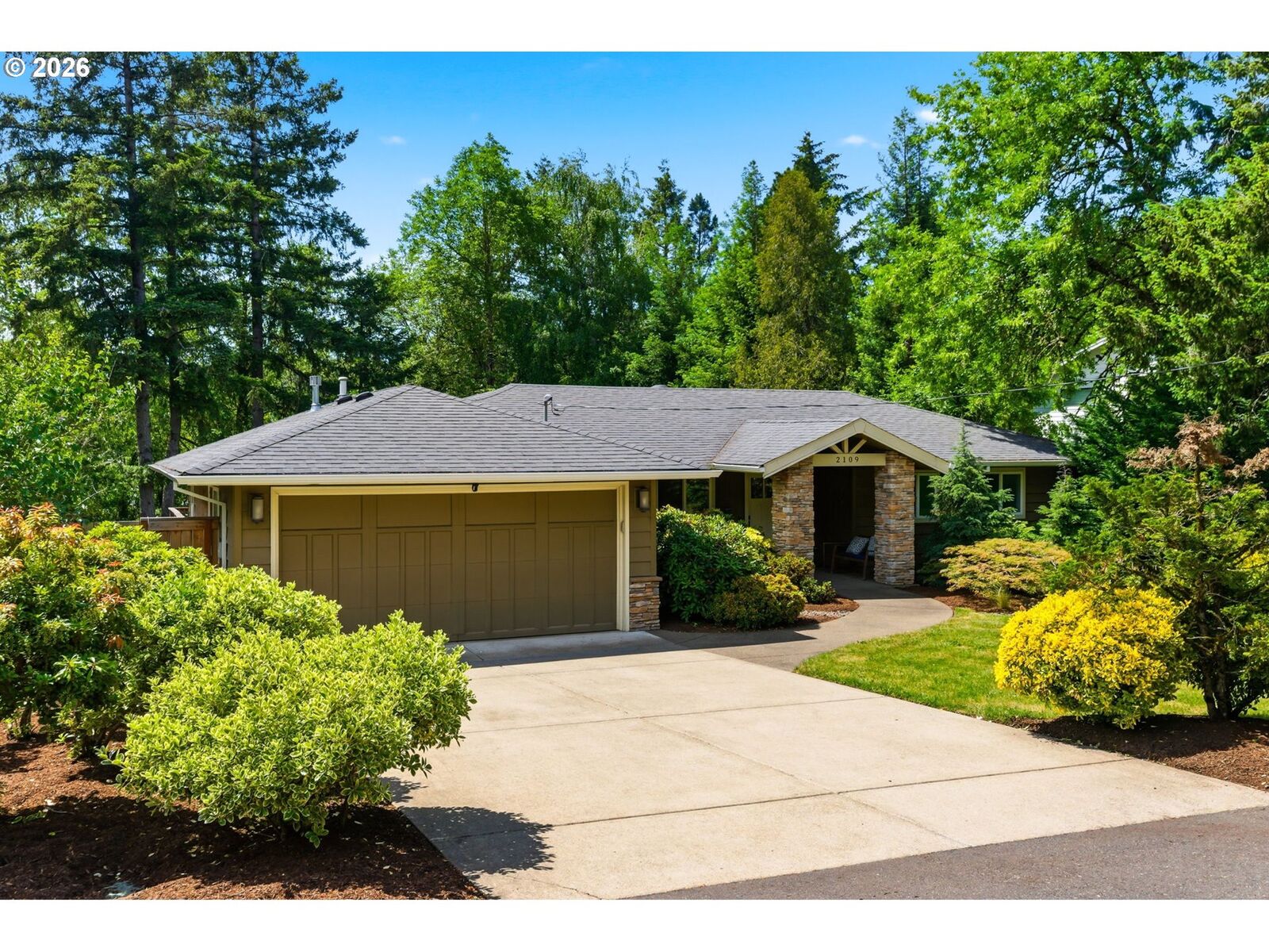 Property Photo:  2109 Wembley Park Rd  OR 97034 