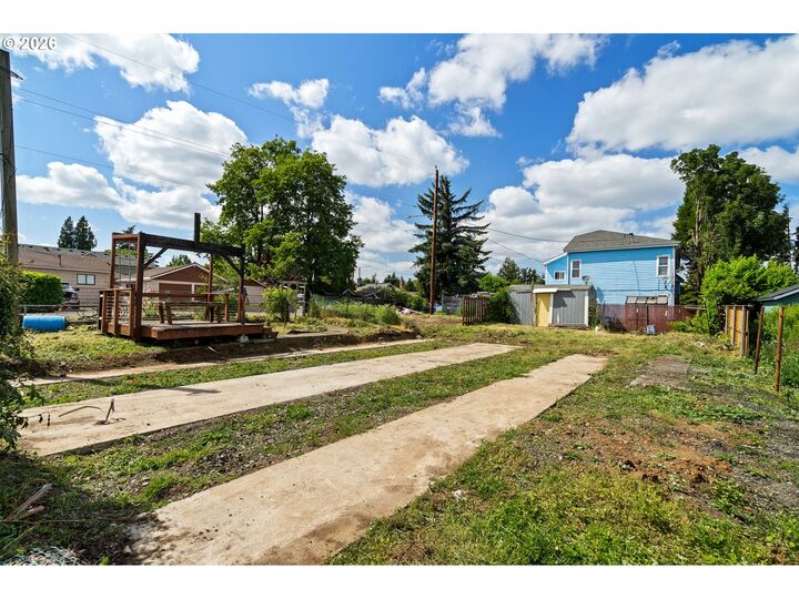 Property Photo:  7729 SE 54th Ave  OR 97206 