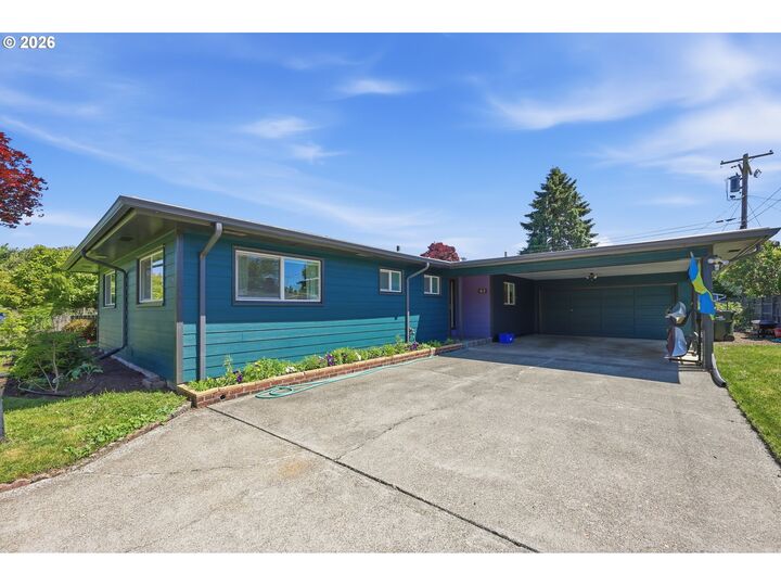 Property Photo:  65 Greenvale Dr  OR 97477 