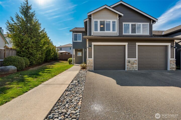 Property Photo: 3910 132nd Street SW D WA 98087