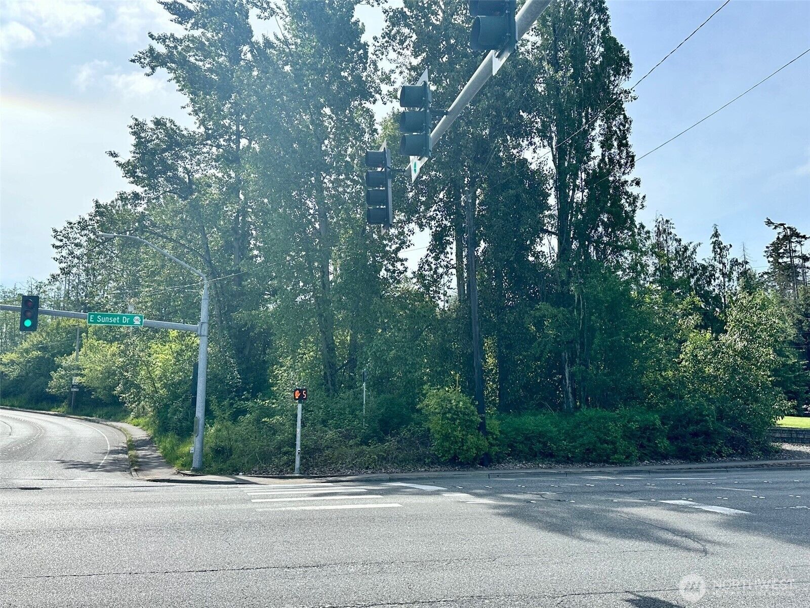 Property Photo:  3010 E Sunset Drive  WA 98226 