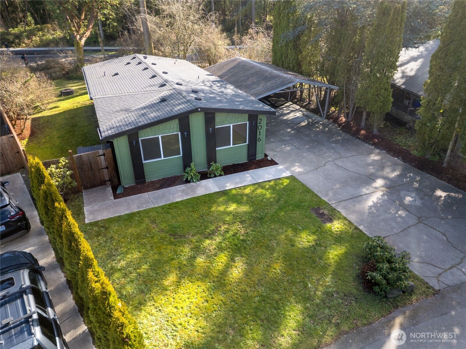 Property Photo: 2016 Queen Anne Place WA 98368