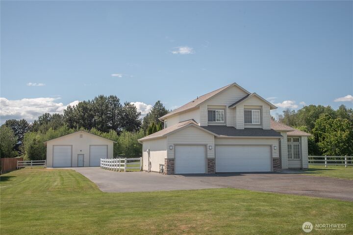 Property Photo: 301 S Delta Street WA 98926