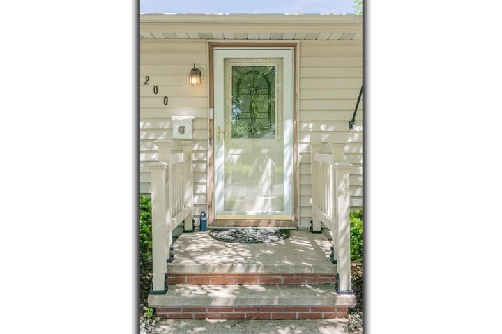 Property Photo:  200 E Pershing Street  WI 54911-2862 