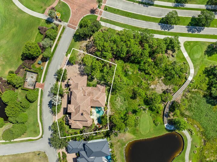 Property Photo:  104 SE Mira Lavella  FL 34984 