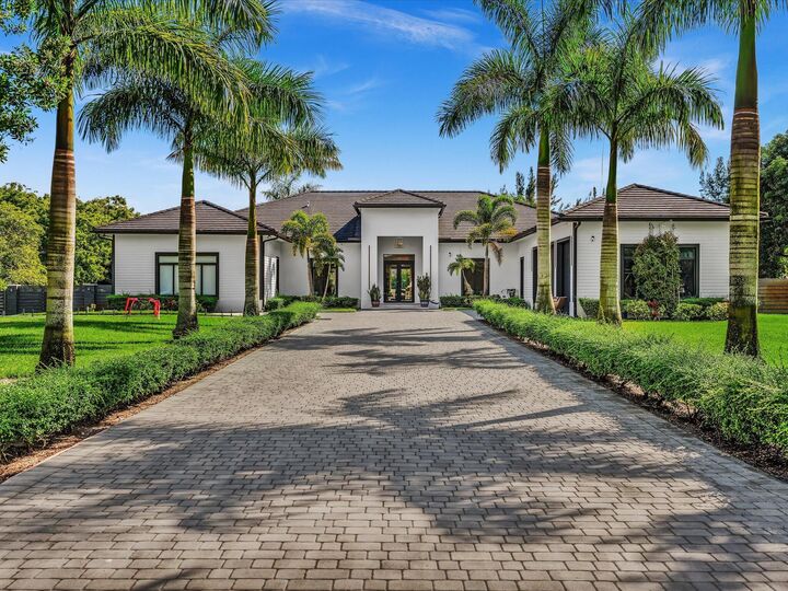 Property Photo:  6122 SW 173rd Way  FL 33331 