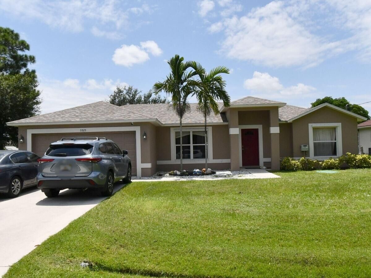 Property Photo:  5525 NW North Lundy Circle NW  FL 34986 