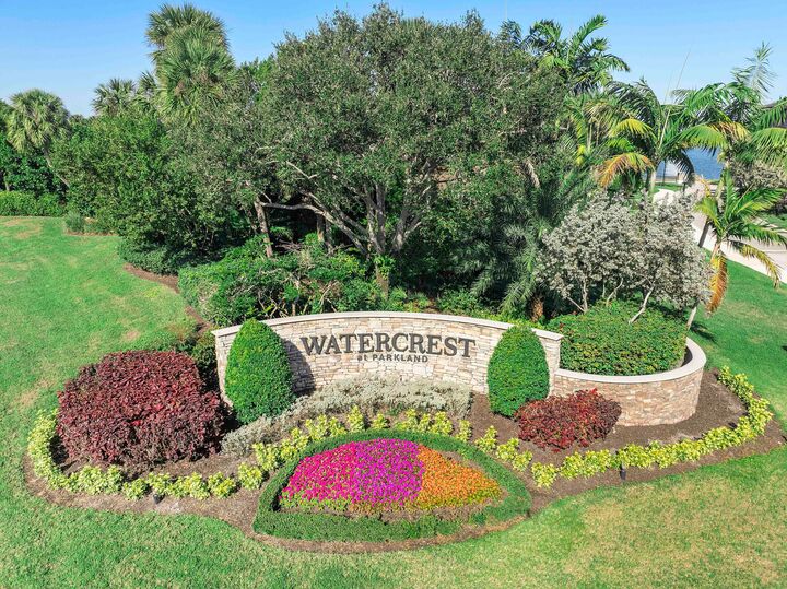 Property Photo: 11425 Watercrest Circle E FL 33076