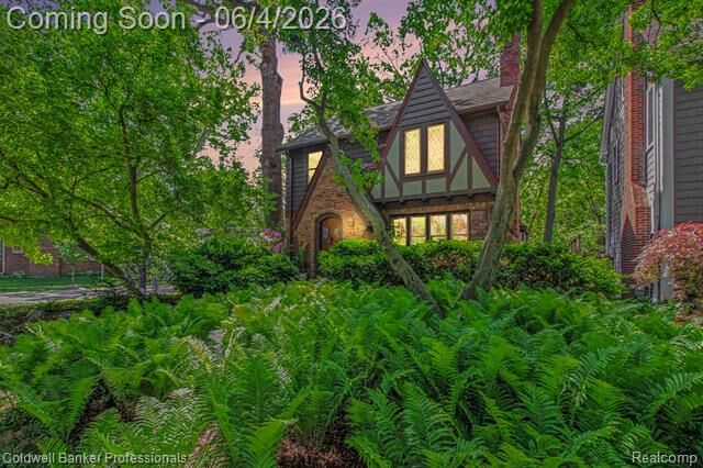 Property Photo:  42 Wellesley Drive  MI 48069 