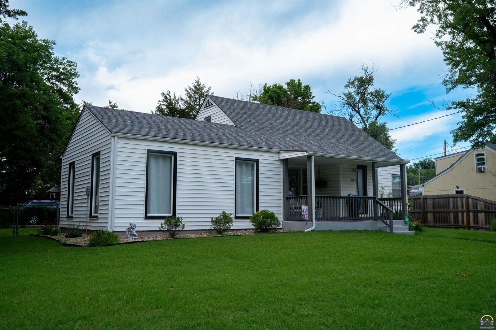 Property Photo:  3920 SW Munson Ave  KS 66604 