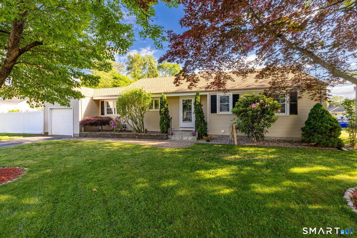 Property Photo:  5 Dalewood Road  CT 06111 