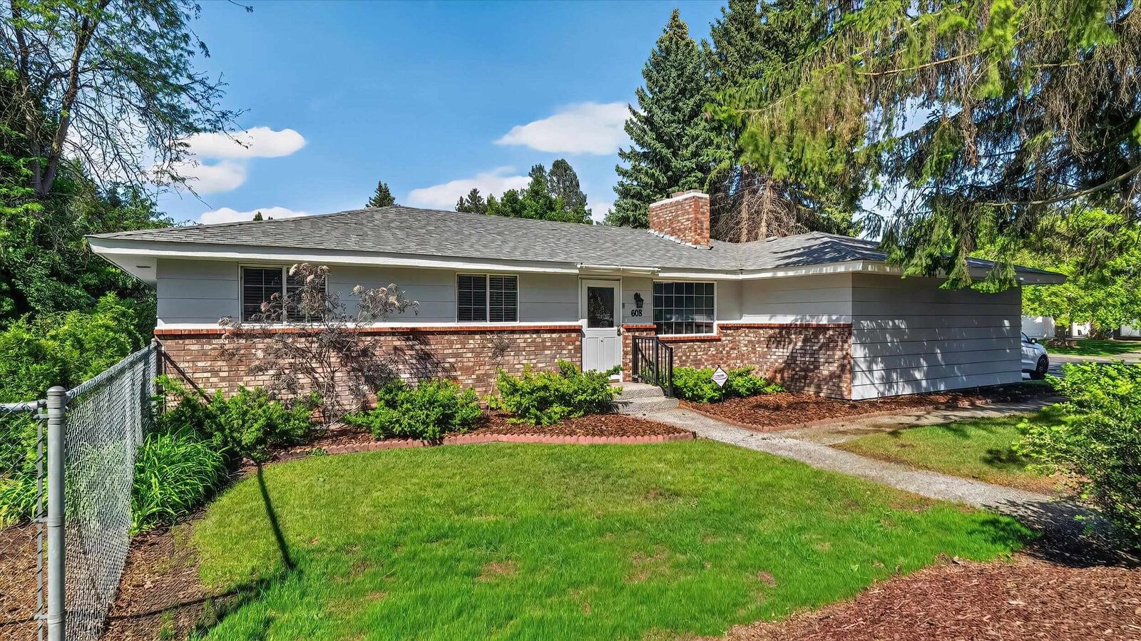 Property Photo:  608 W Regina Ave  WA 99218 