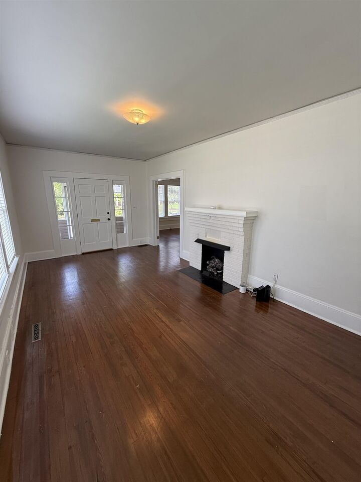 Property Photo:  160 Ivy Street  SC 29302 